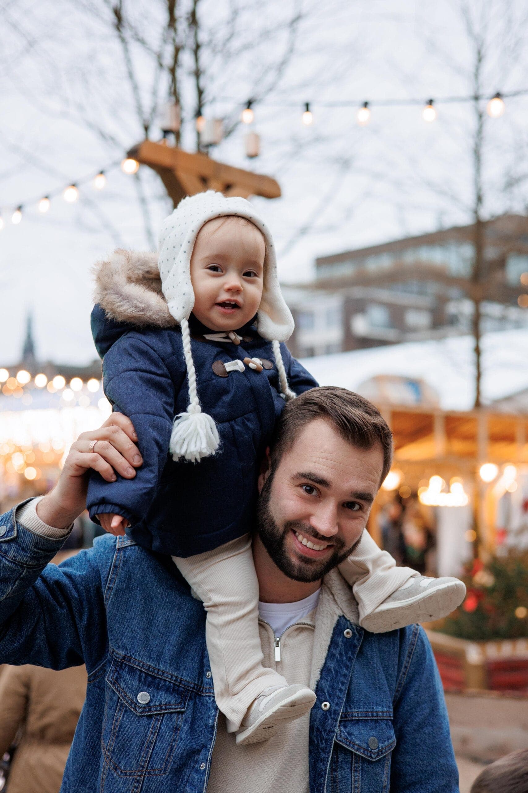 Soft natural light and an easy atmosphere for this intimate family portrait.