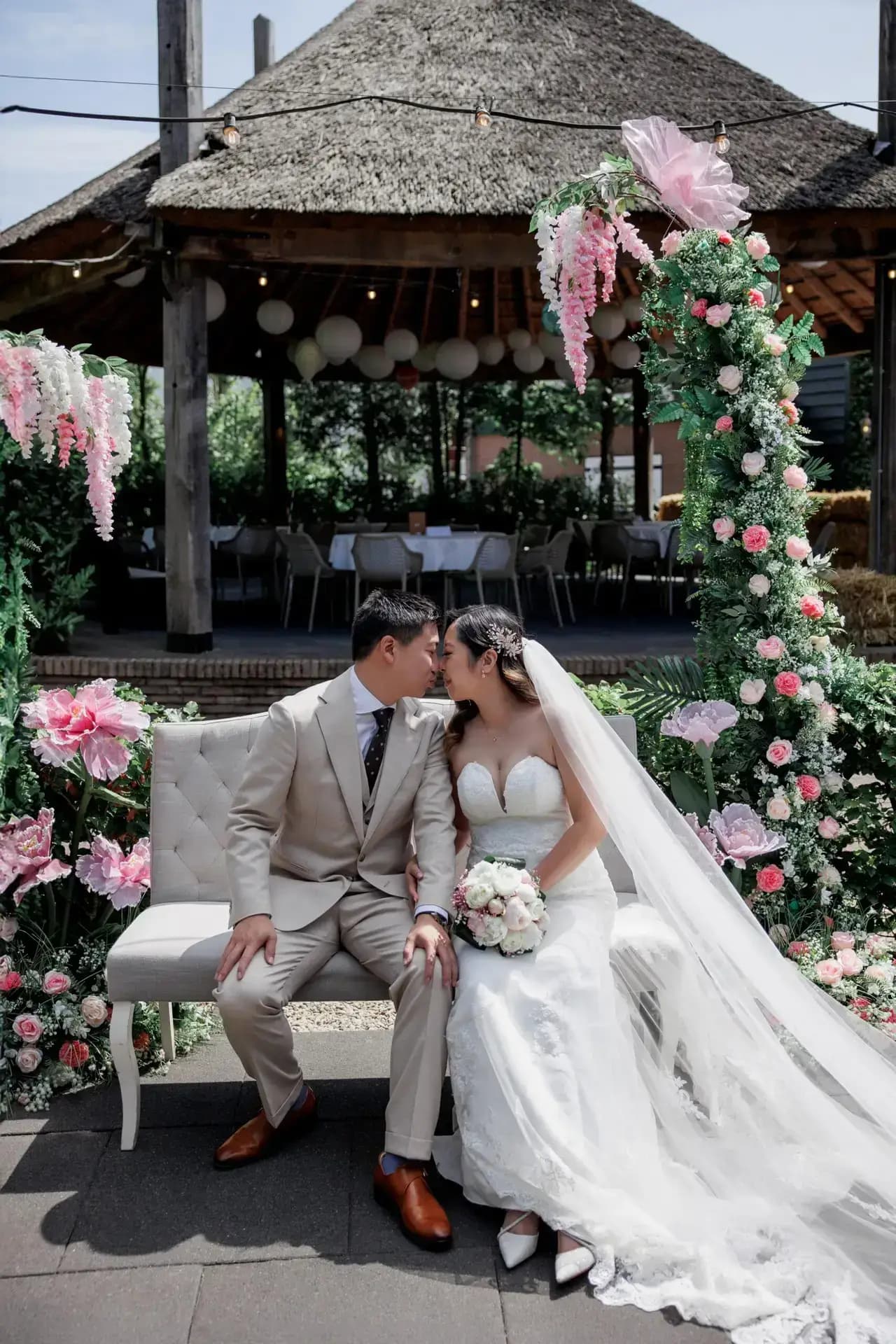 A joyful day where every detail was made for the two of them.