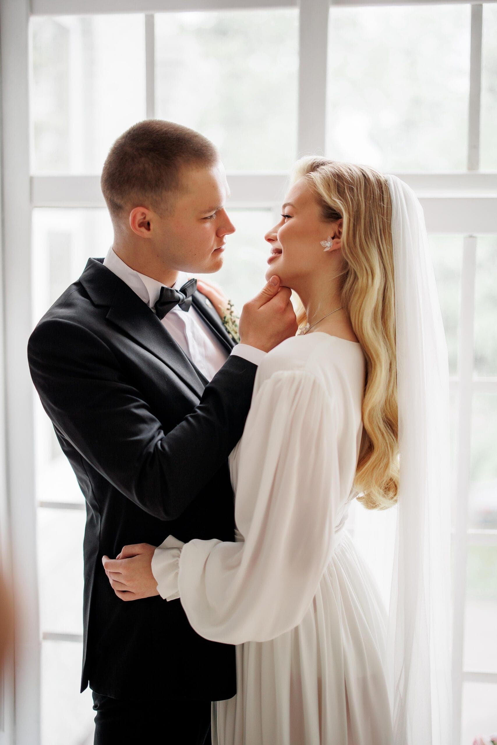 An intimate ceremony where every glance felt unhurried and sincere.