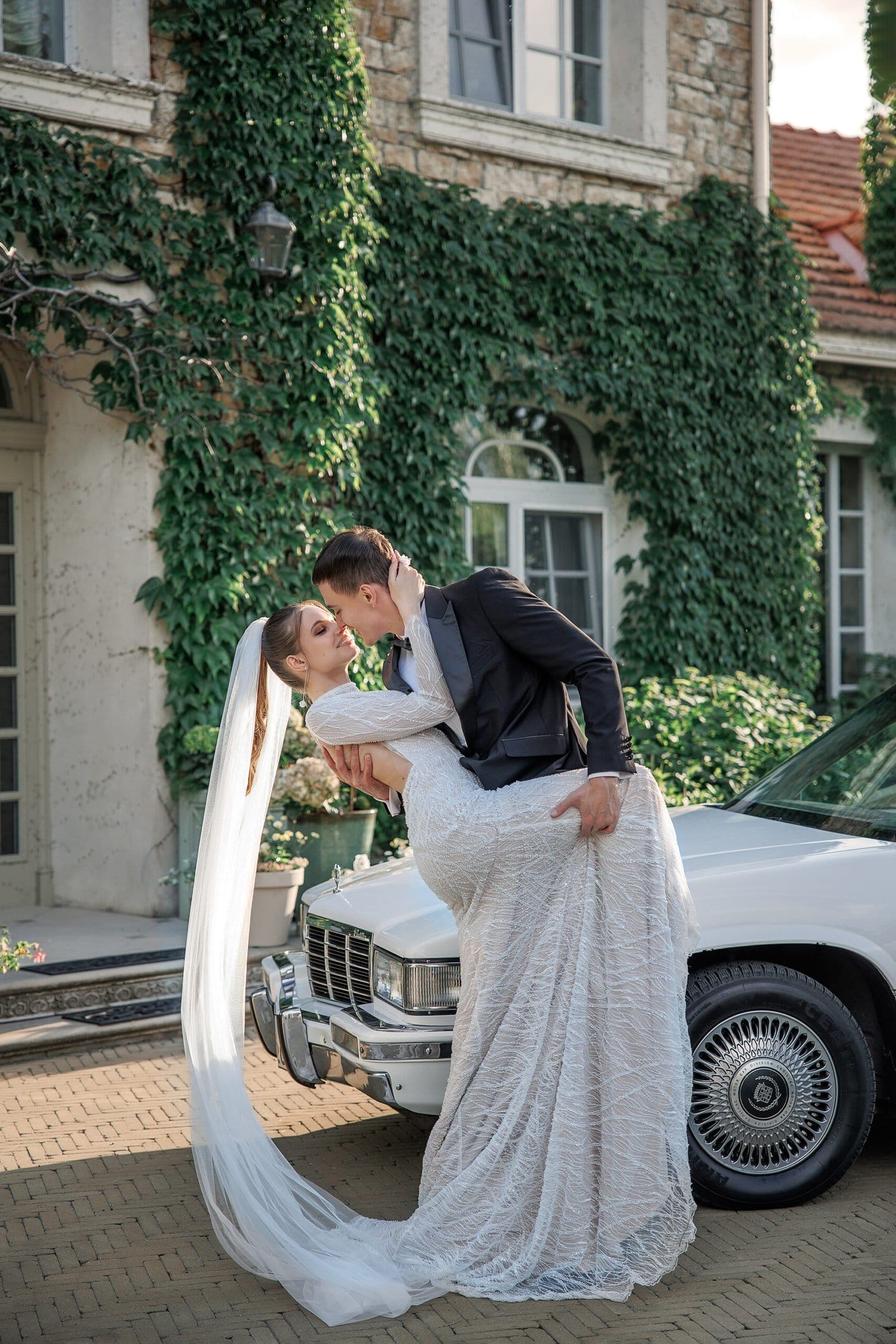 An intimate ceremony where every glance felt unhurried and sincere.