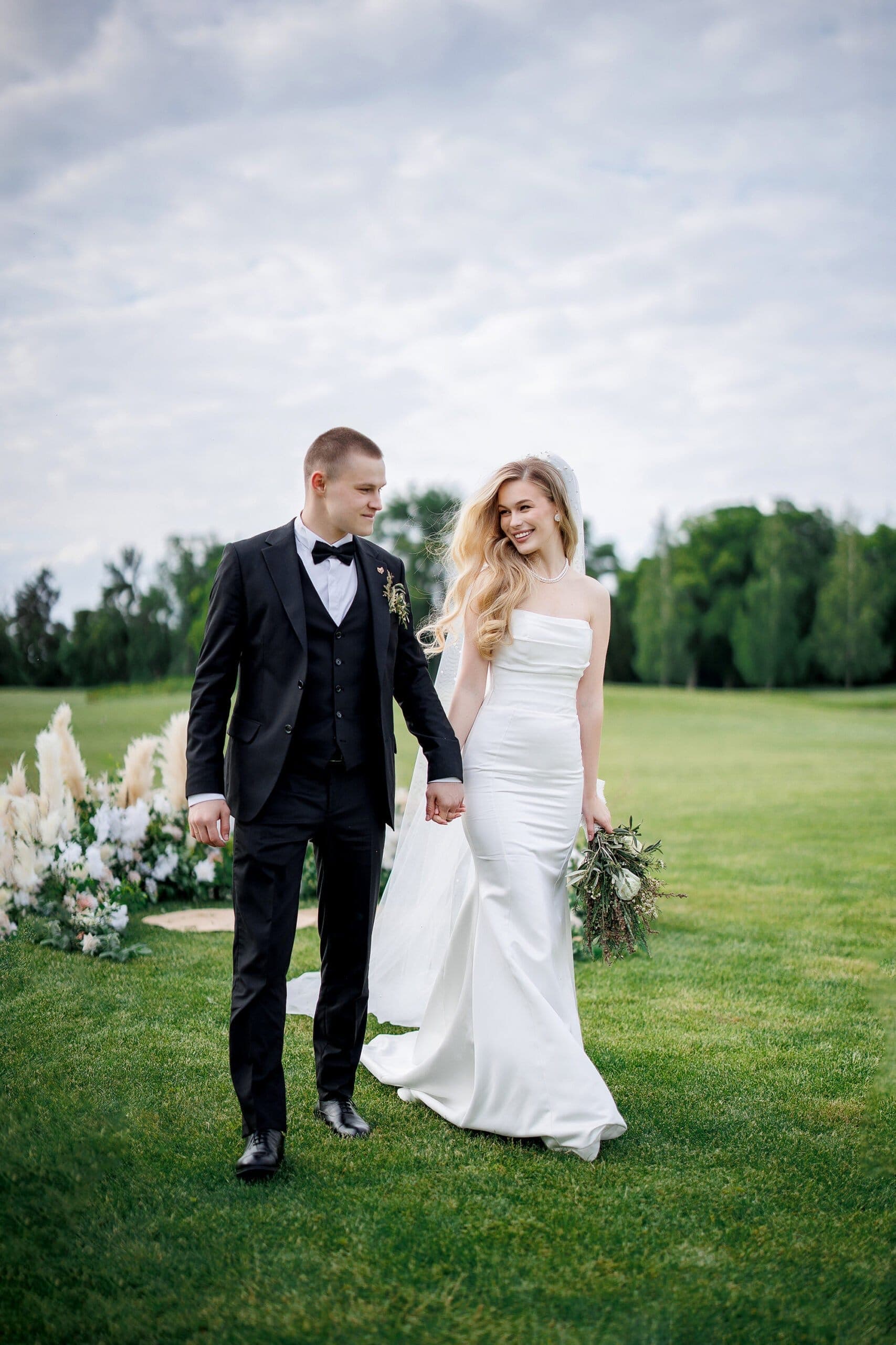An intimate ceremony where every glance felt unhurried and sincere.