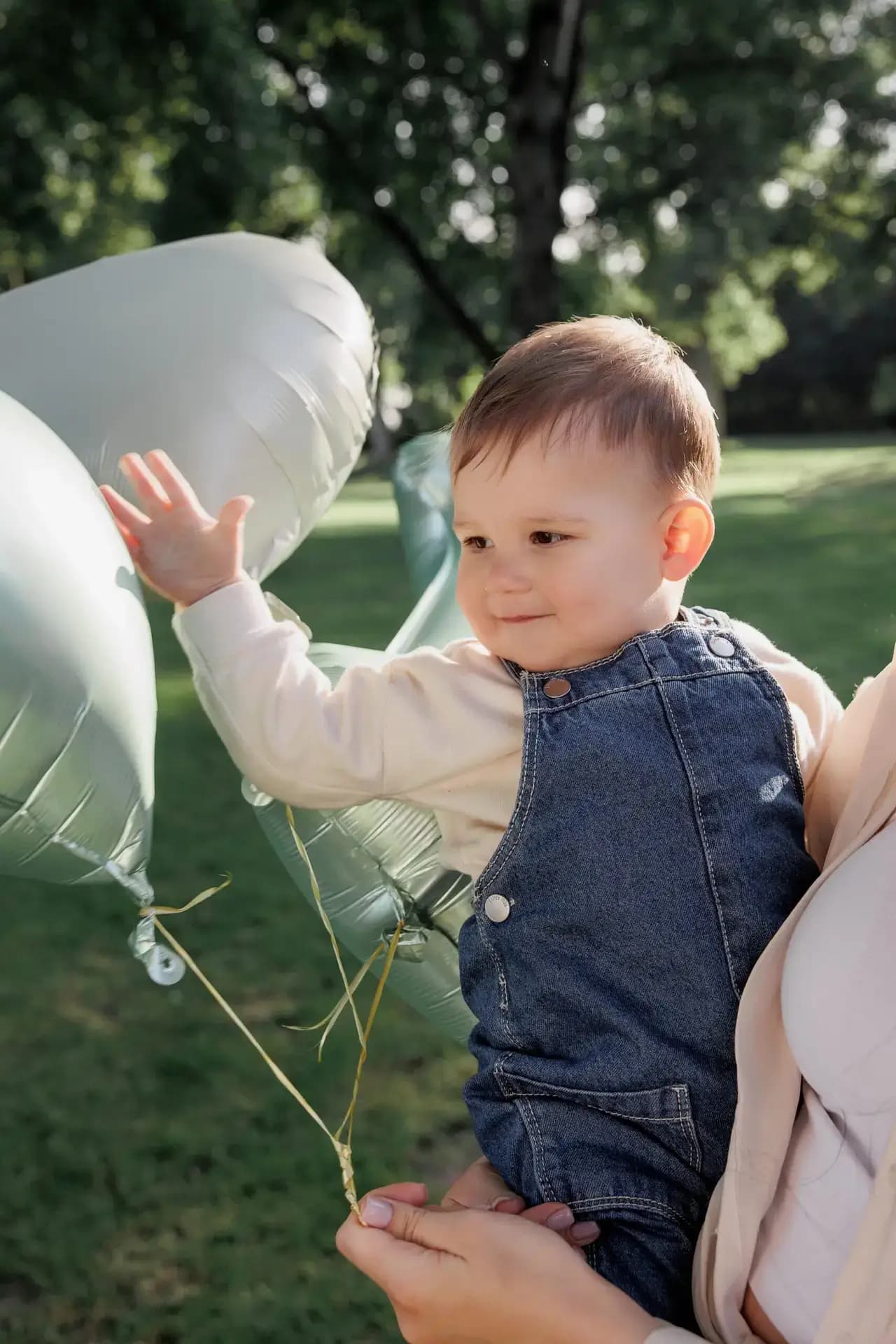 A family session full of warmth and small, true moments.