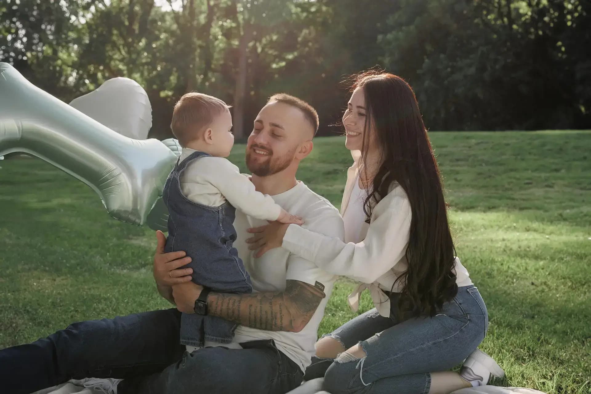 A family session full of warmth and small, true moments.