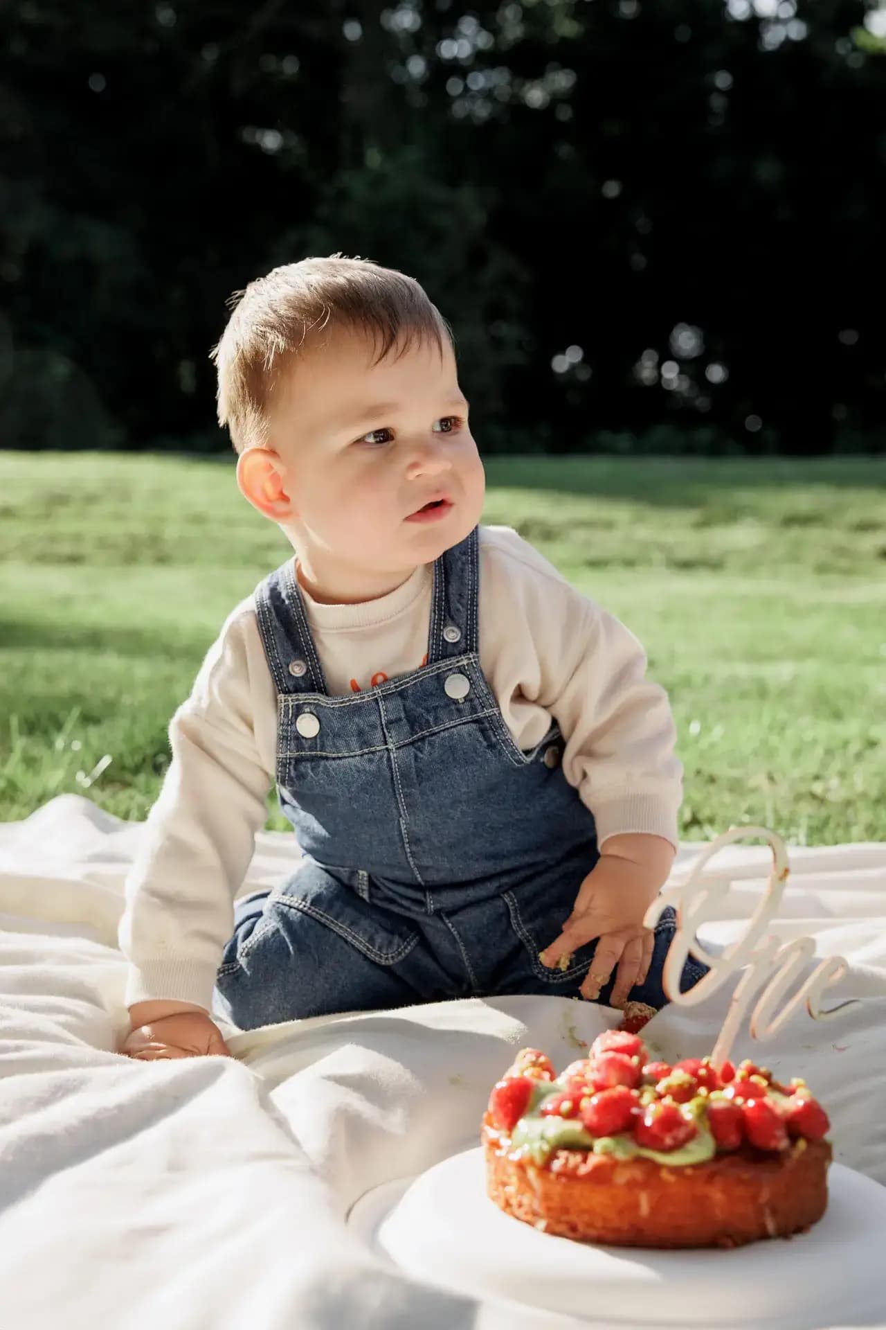 A family session full of warmth and small, true moments.