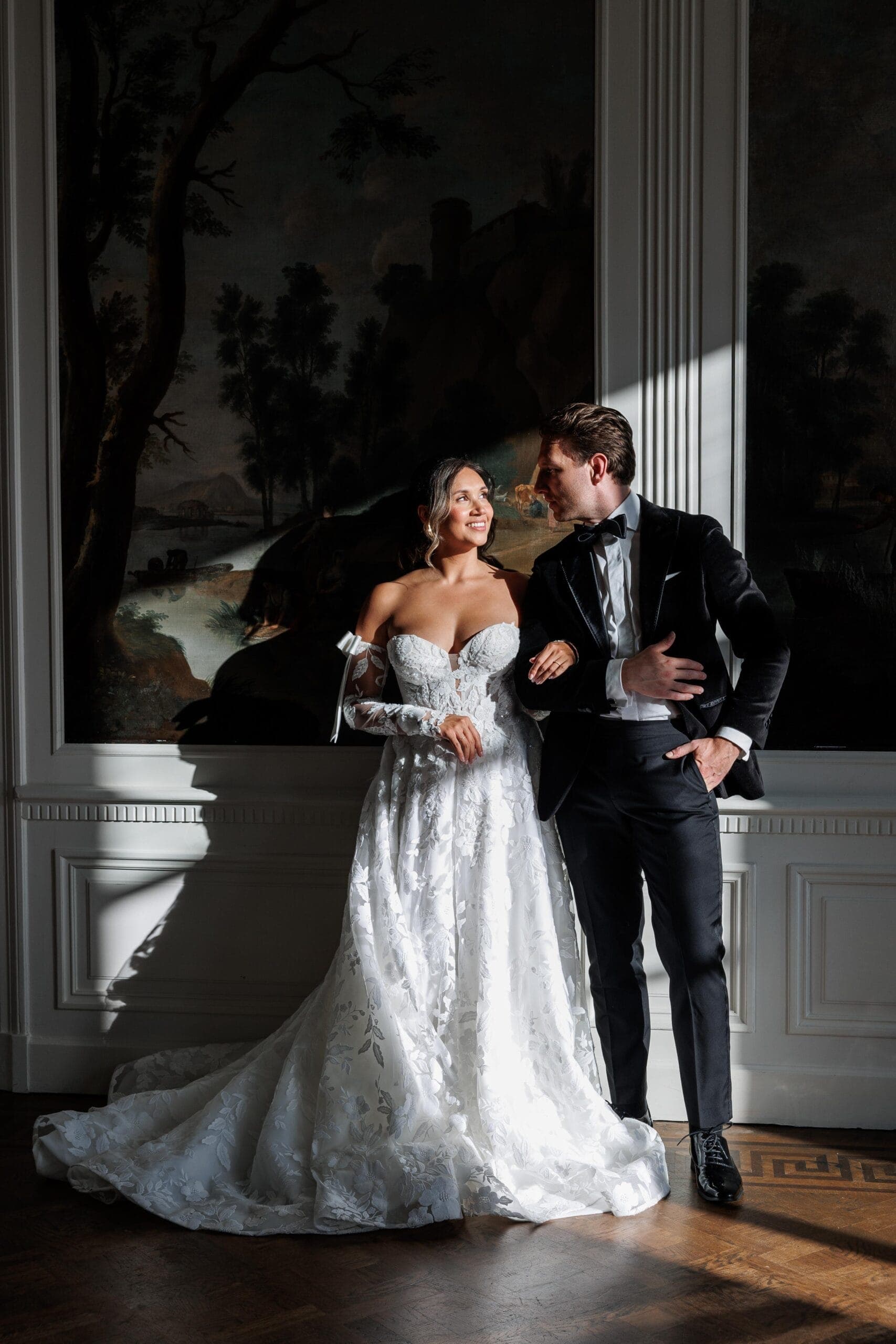 An estate celebration framed by old gardens and quiet luxury.
