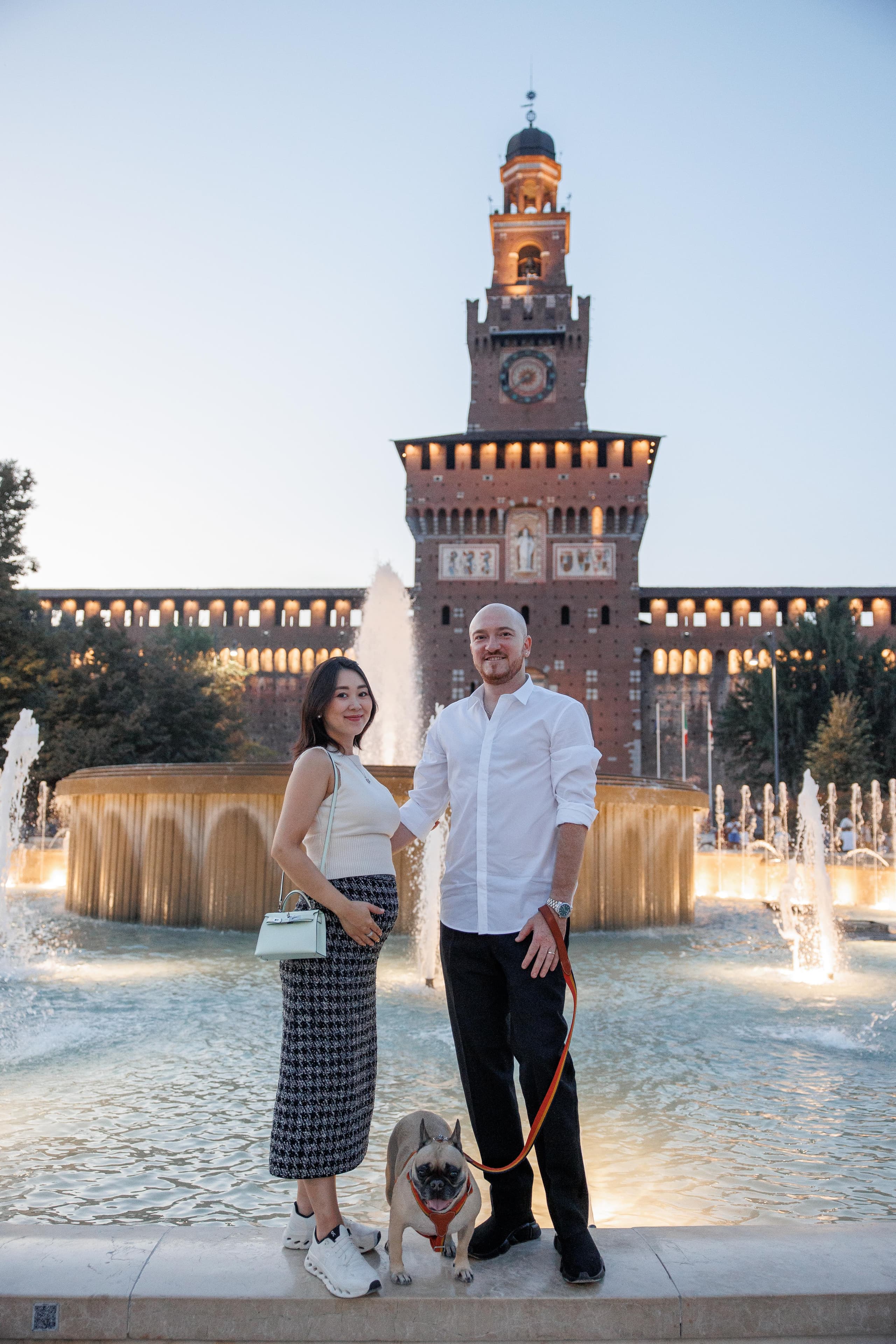 A joyful couple session among Milan's iconic landmarks, celebrating love and new beginnings.