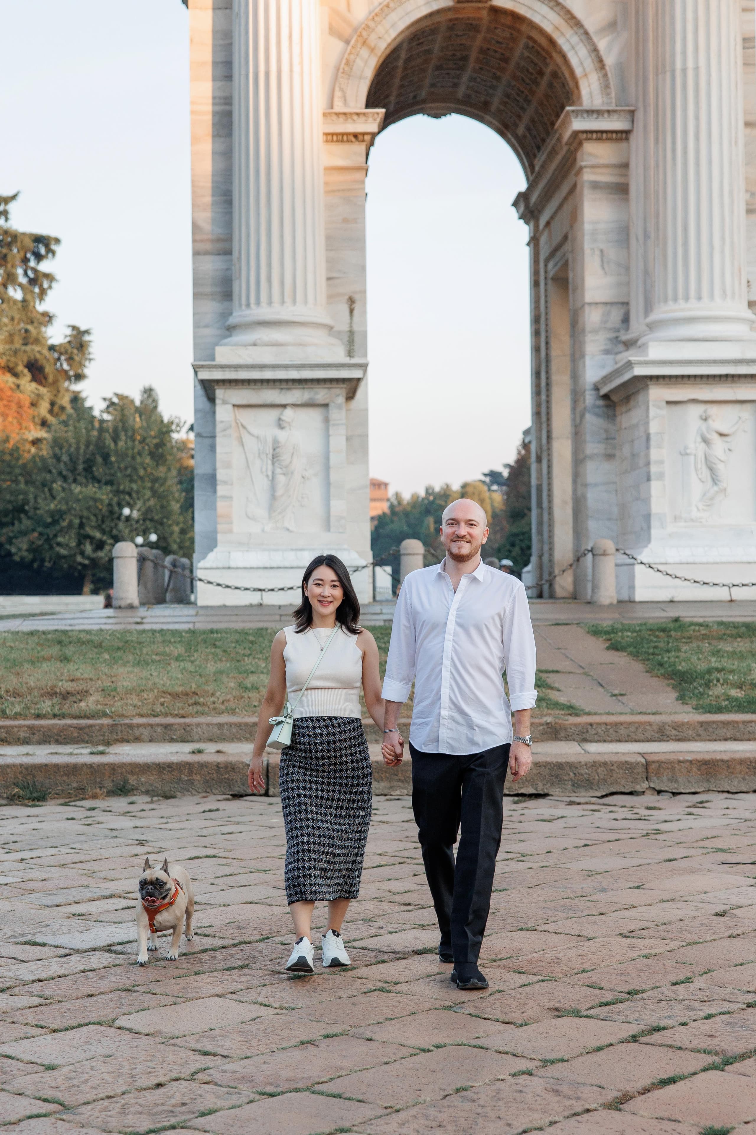 A joyful couple session among Milan's iconic landmarks, celebrating love and new beginnings.